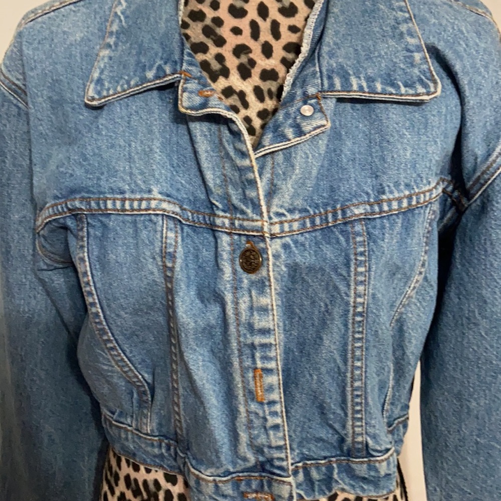 VTG 90’s Denim Jacket. - Picture 3 of 7